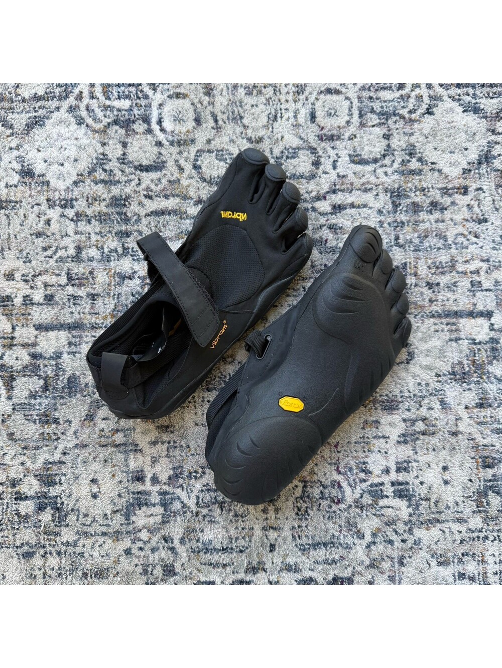 NEW Vibram FiveFingers KSO Men Sz 8.5 Black Barefoot Running Shoes
